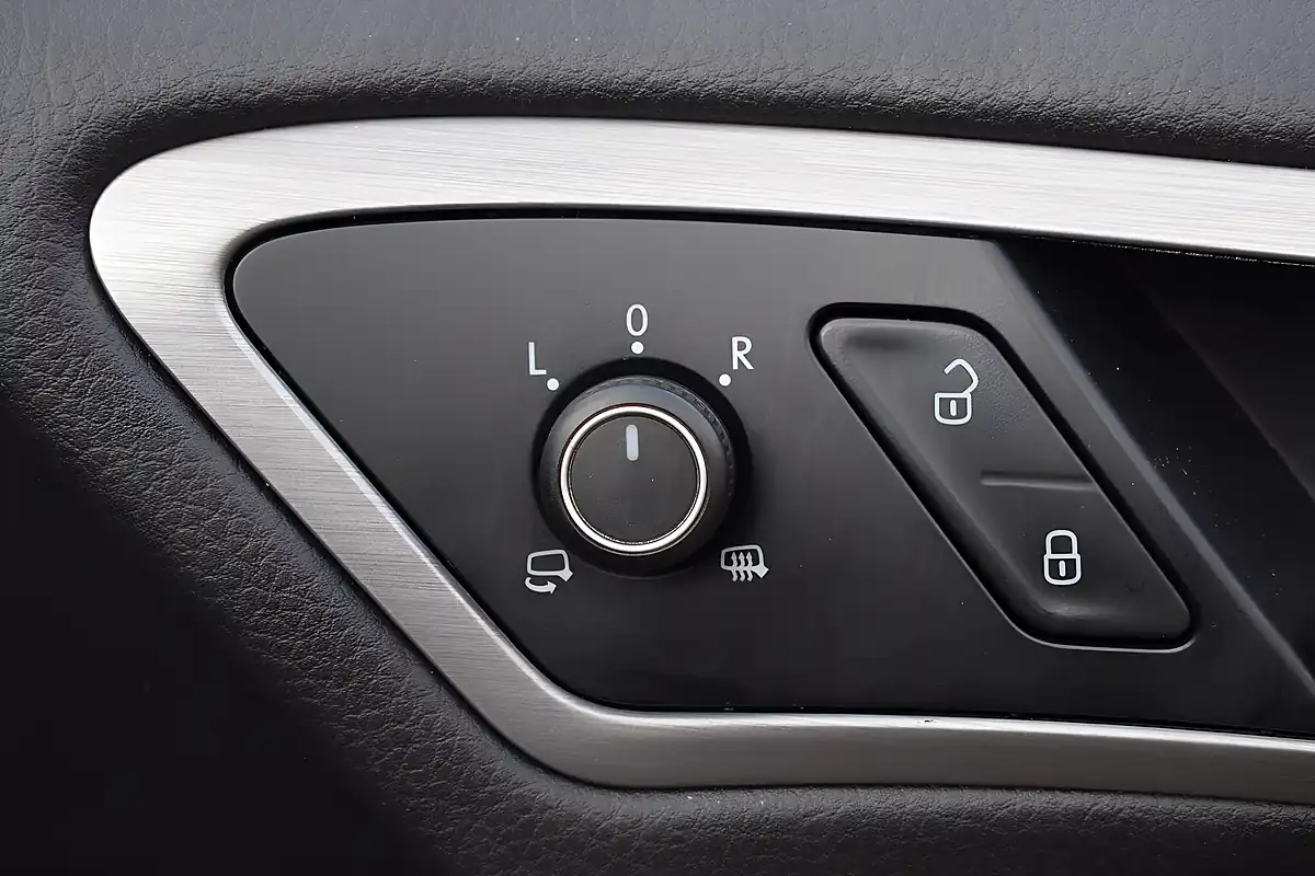 Used 2015 Volkswagen Golf Bluemotion Tech Match Blue - Interior and Exterior details 18