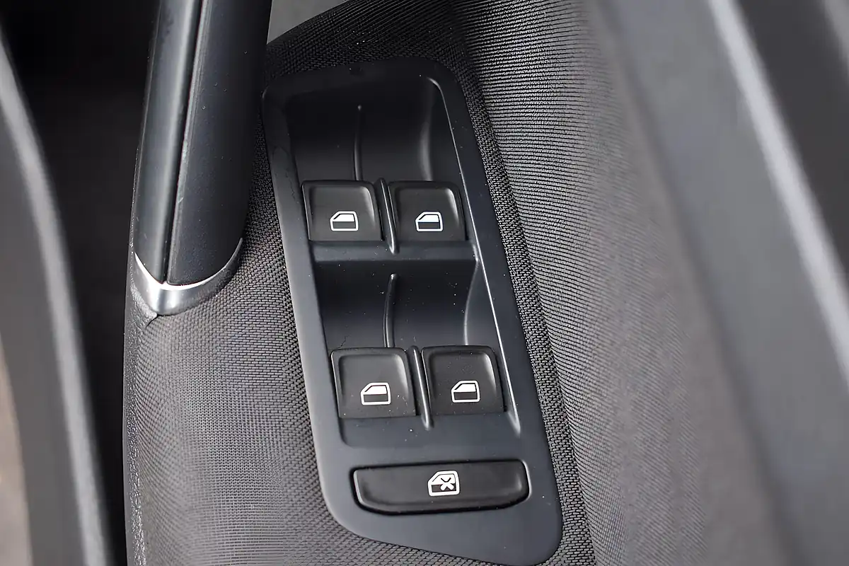 Used 2015 Volkswagen Golf Bluemotion Tech Match Blue - Interior and Exterior details 19
