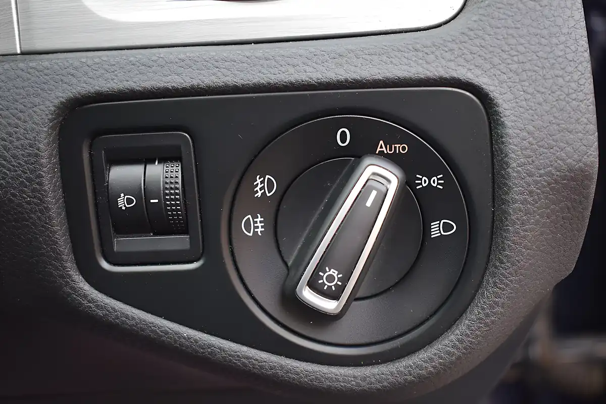 Used 2015 Volkswagen Golf Bluemotion Tech Match Blue - Interior and Exterior details 20