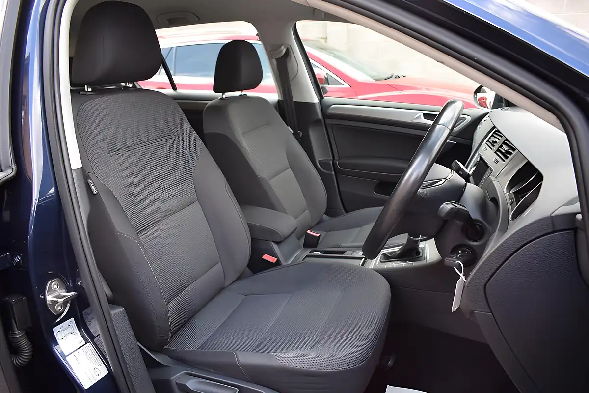 Used 2015 Volkswagen Golf Bluemotion Tech Match Blue - Interior and Exterior details 8