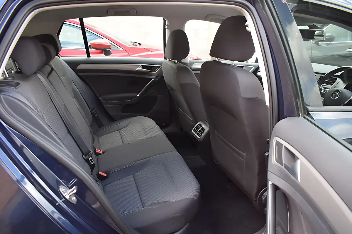 Used 2015 Volkswagen Golf Bluemotion Tech Match Blue - Interior and Exterior details 9