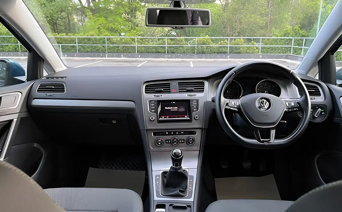 Used 2015 Volkswagen Golf Bluemotion Tech Match Blue - Interior and Exterior details 18