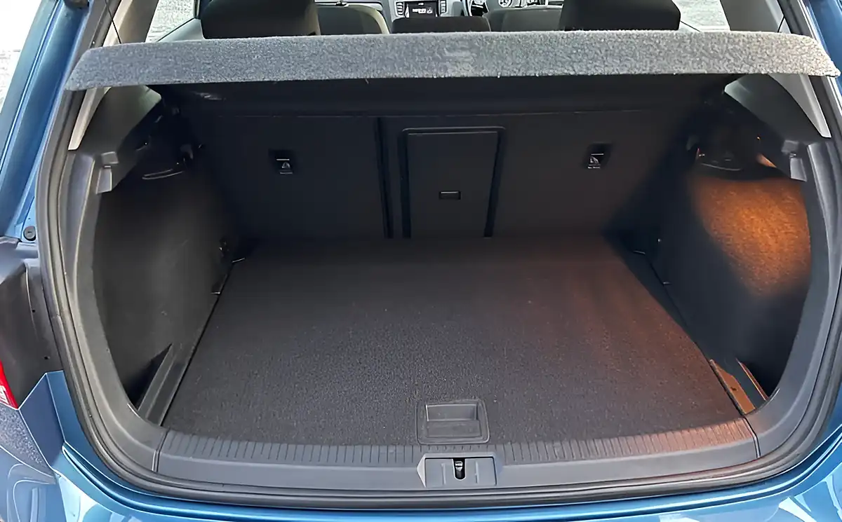 Used 2015 Volkswagen Golf Bluemotion Tech Match Blue - Interior and Exterior details 19
