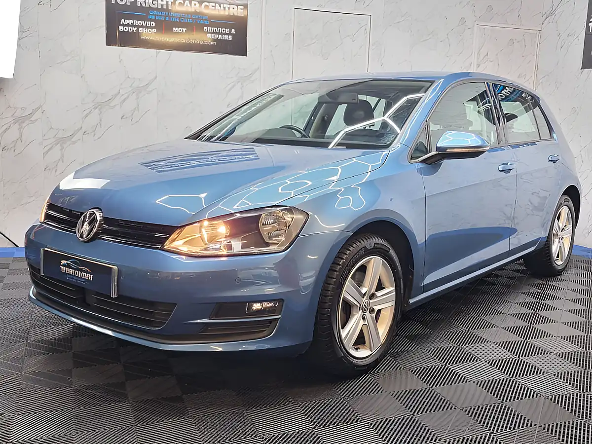 Used 2015 Volkswagen Golf Bluemotion Tech Match Blue - Interior and Exterior details 5