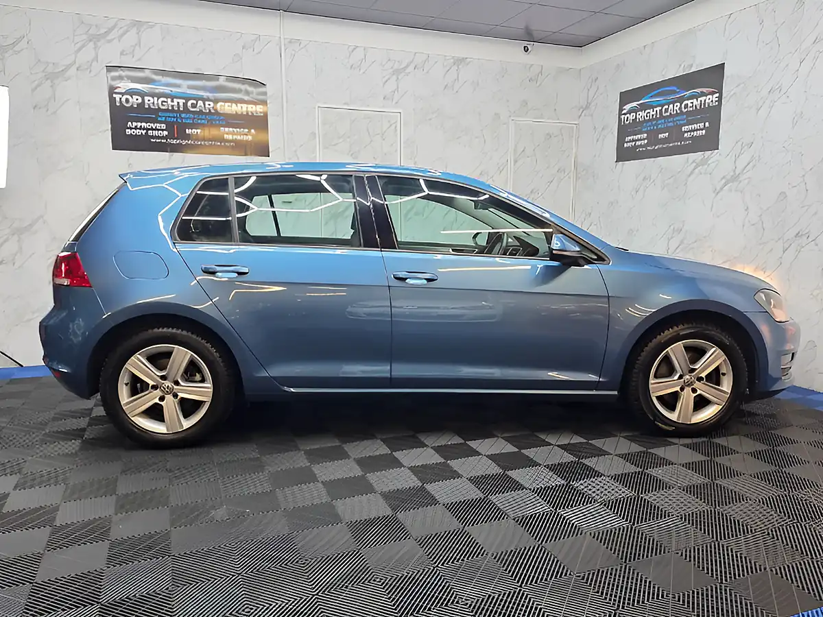 Used 2015 Volkswagen Golf Bluemotion Tech Match Blue - Interior and Exterior details 8