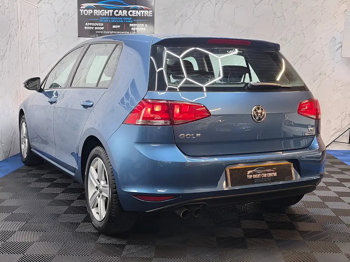 Used 2015 Volkswagen Golf Bluemotion Tech Match Blue - Interior and Exterior details 9