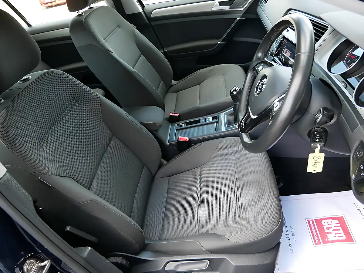 Used 2015 Volkswagen Golf Bluemotion Tech Match Night Blue Metallic - Interior and Exterior details 11