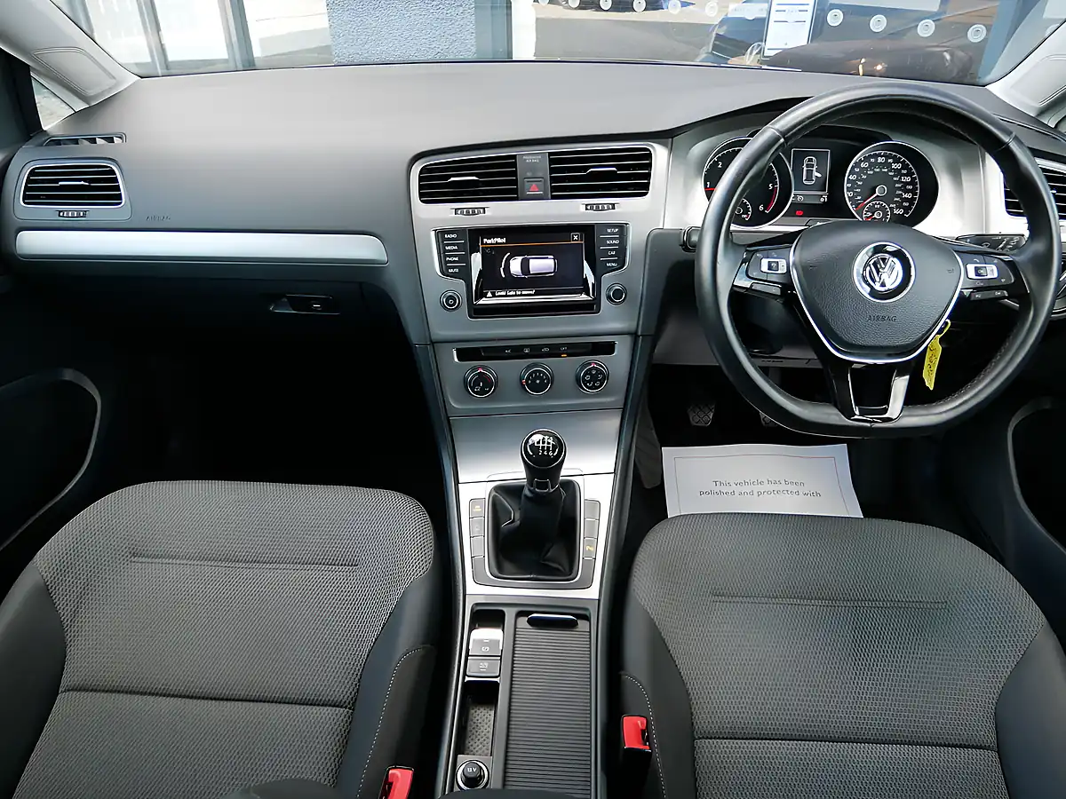 Used 2015 Volkswagen Golf Bluemotion Tech Match Night Blue Metallic - Interior and Exterior details 13