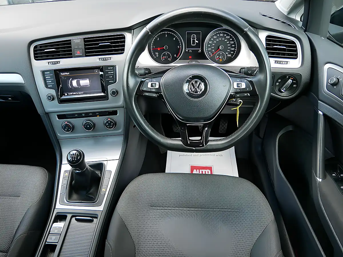 Used 2015 Volkswagen Golf Bluemotion Tech Match Night Blue Metallic - Interior and Exterior details 14