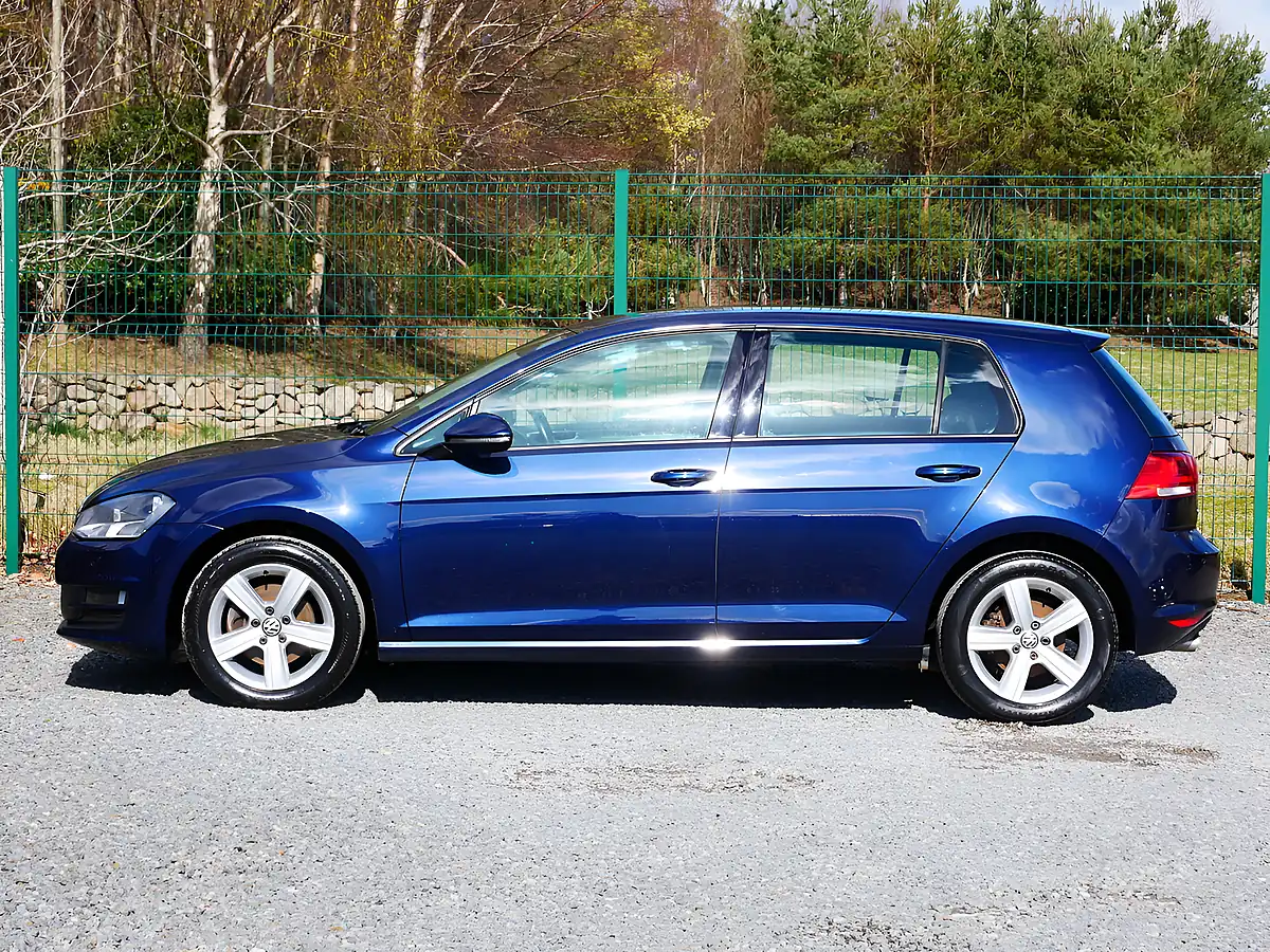 Used 2015 Volkswagen Golf Bluemotion Tech Match Night Blue Metallic - Interior and Exterior details 6