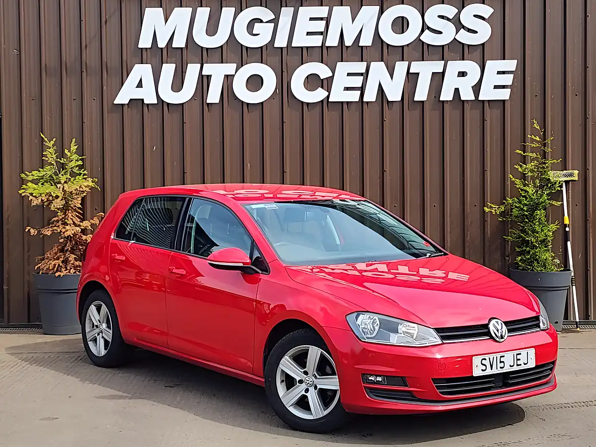 Used 2015 Volkswagen Golf Bluemotion Tech Match Red - Front View
