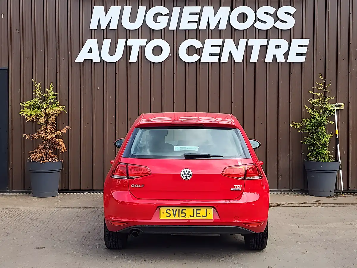 Used 2015 Volkswagen Golf Bluemotion Tech Match Red - Interior and Exterior details 5