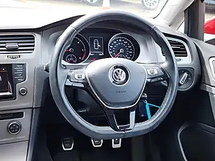 Used 2015 Volkswagen Golf Bluemotion Tech Match Red - Interior and Exterior details 8