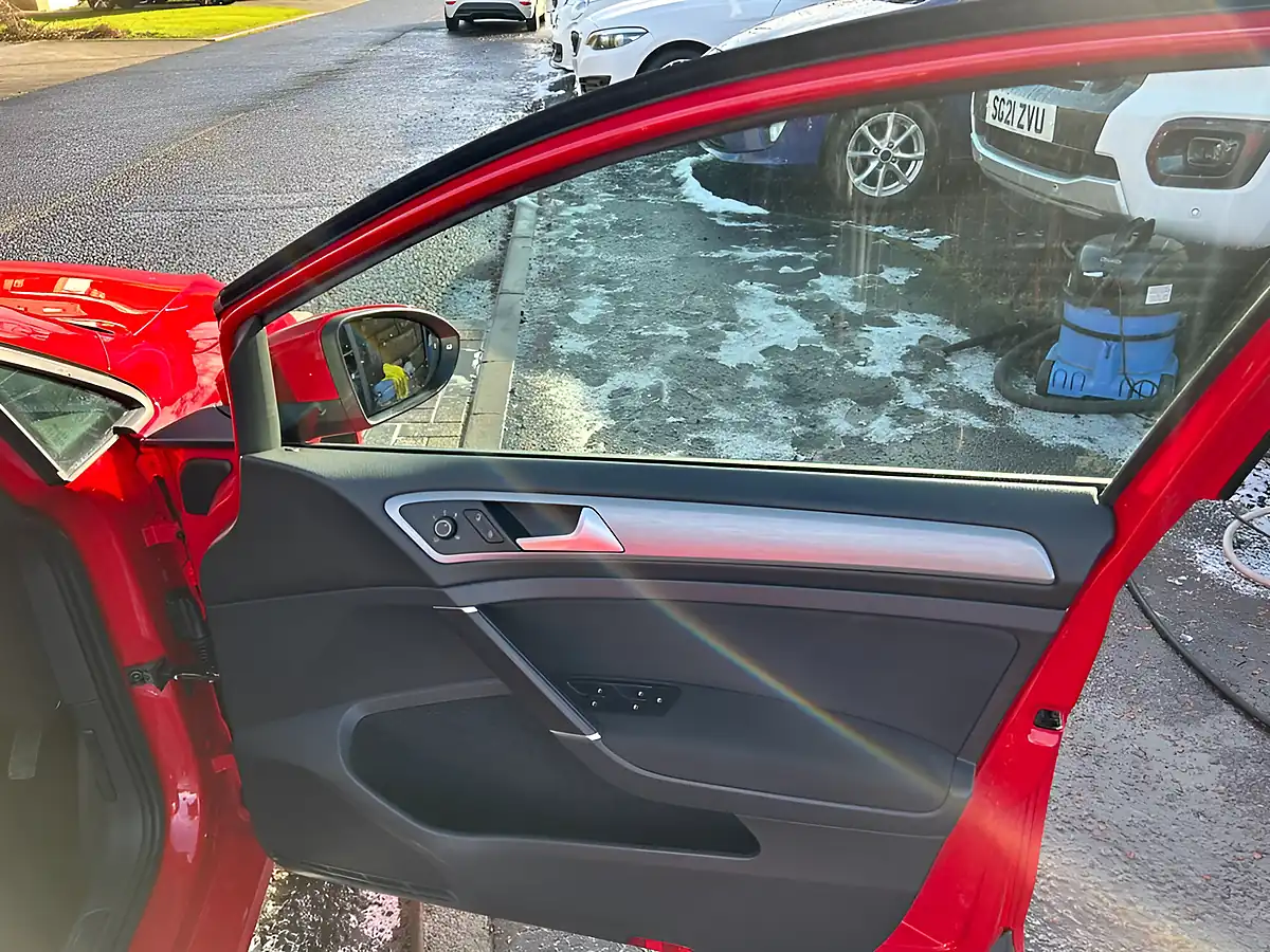 Used 2015 Volkswagen Golf Bluemotion Tech Match Red - Interior and Exterior details 10
