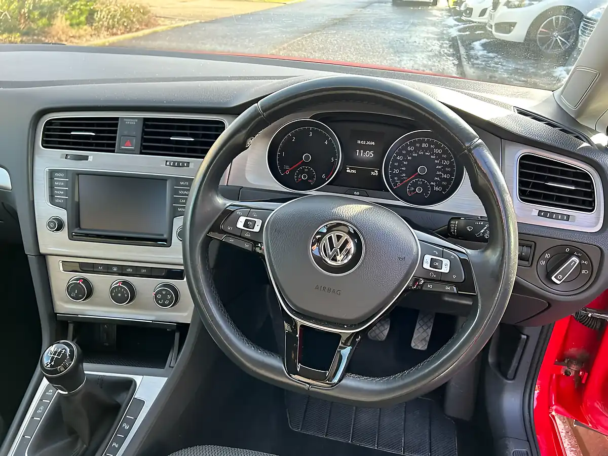 Used 2015 Volkswagen Golf Bluemotion Tech Match Red - Interior and Exterior details 8