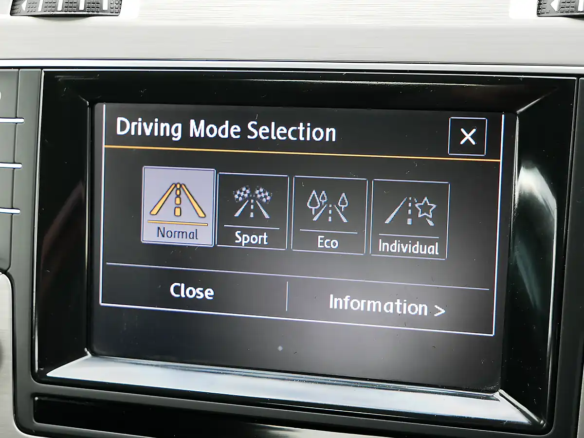 Used 2015 Volkswagen Golf Bluemotion Tech Match Silver - Interior and Exterior details 18