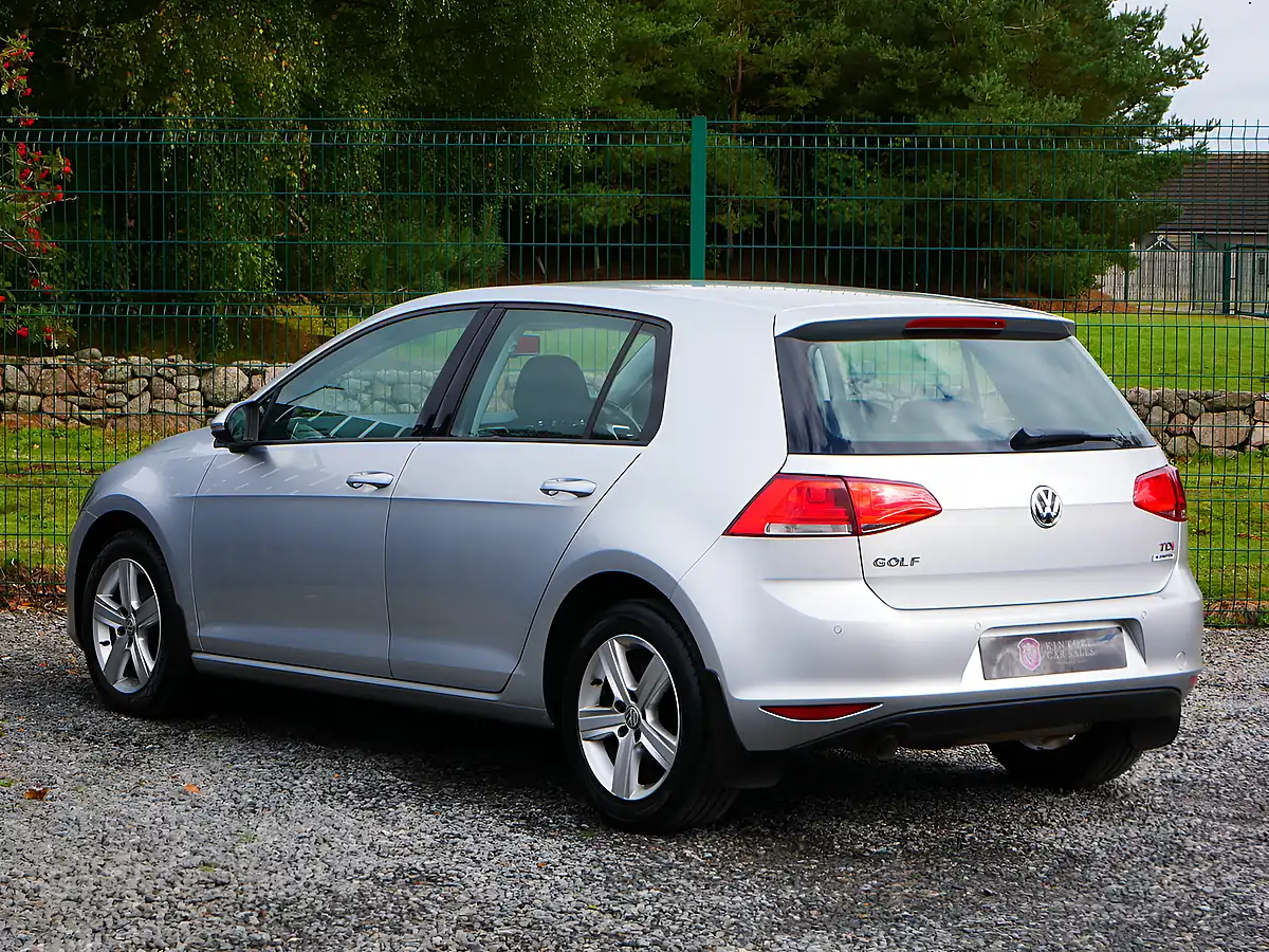 Used 2015 Volkswagen Golf Bluemotion Tech Match Silver - Interior and Exterior details 7