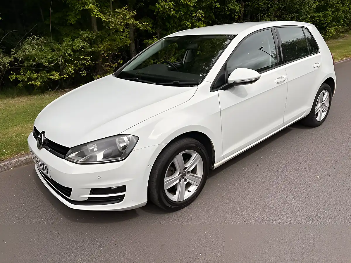Used 2015 Volkswagen Golf Bluemotion Tech Match White - Front View