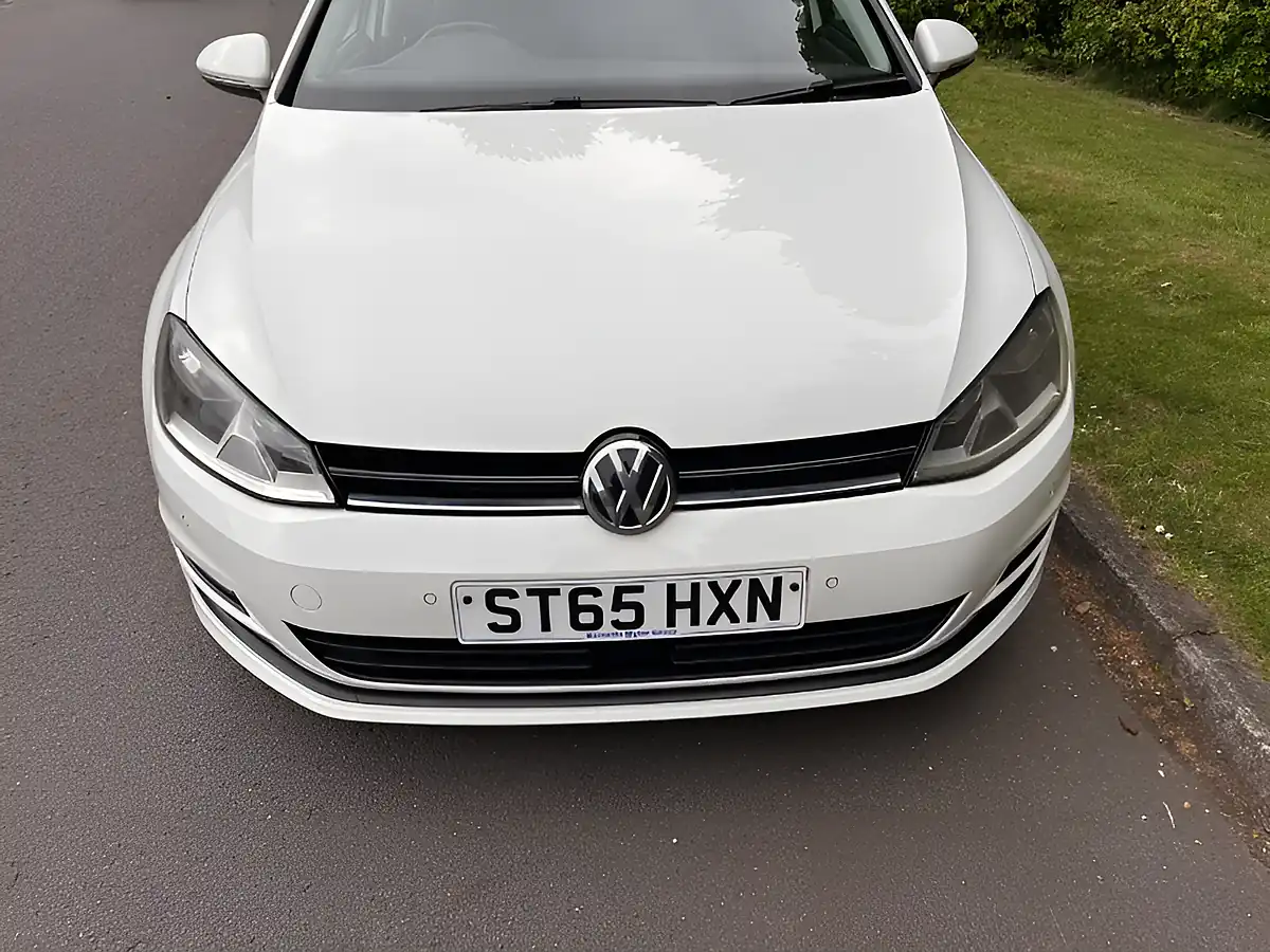 Used 2015 Volkswagen Golf Bluemotion Tech Match White - Interior and Exterior details 10