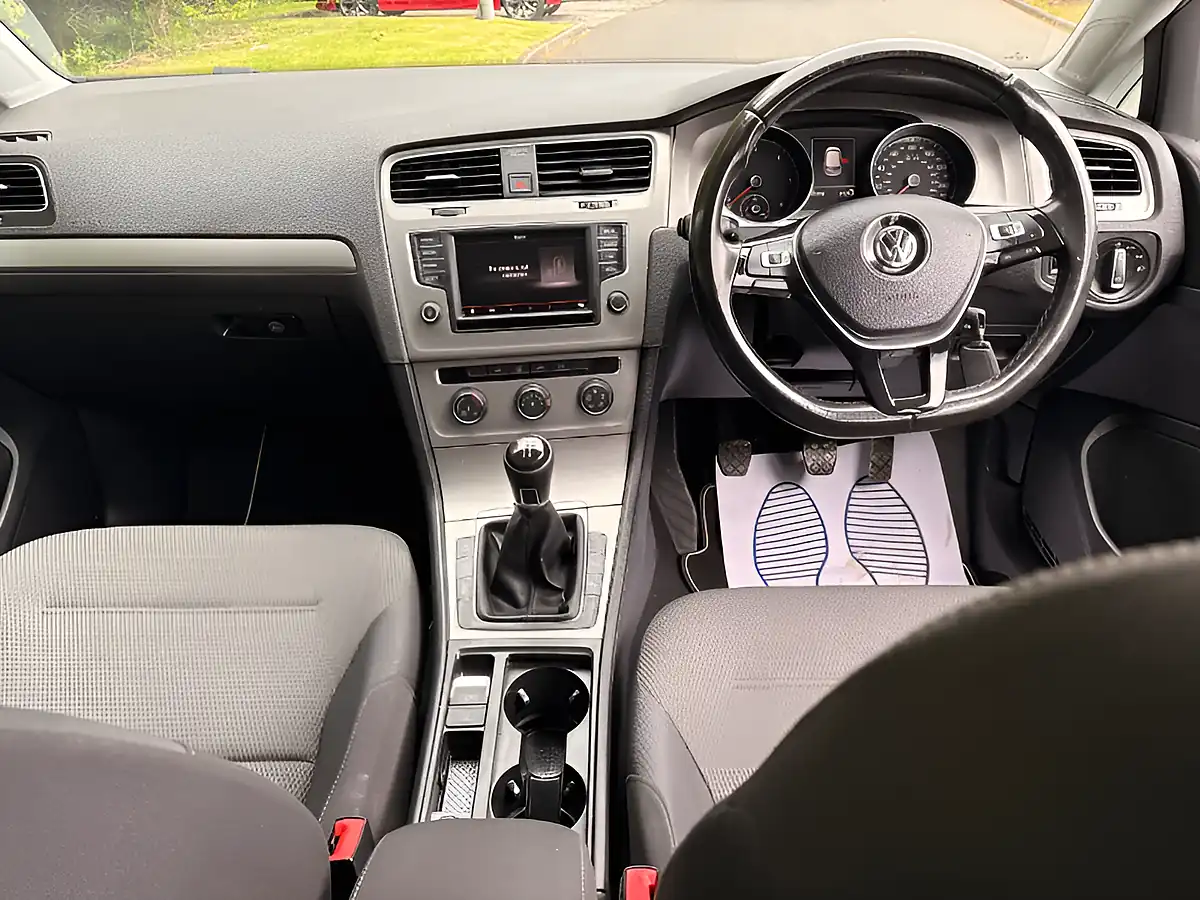 Used 2015 Volkswagen Golf Bluemotion Tech Match White - Interior and Exterior details 11