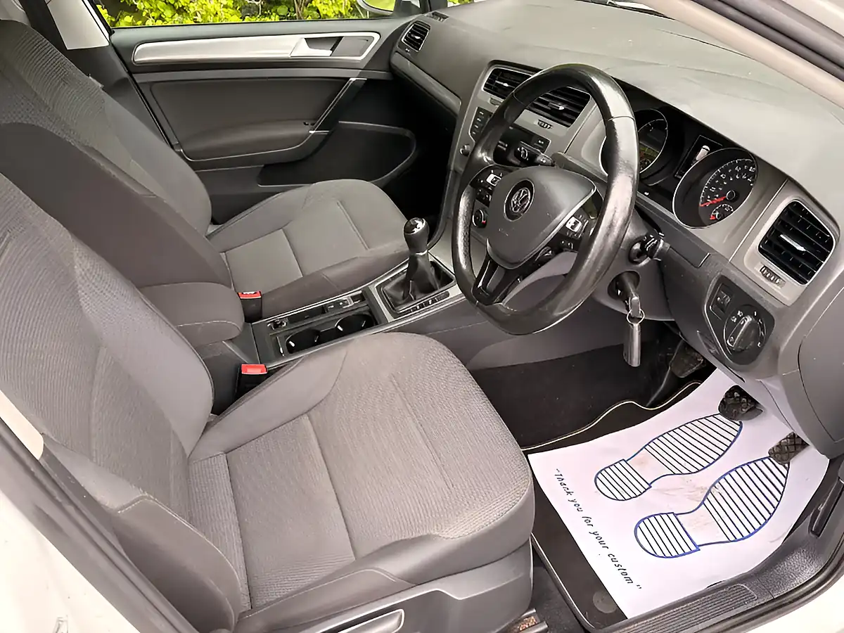 Used 2015 Volkswagen Golf Bluemotion Tech Match White - Interior and Exterior details 12