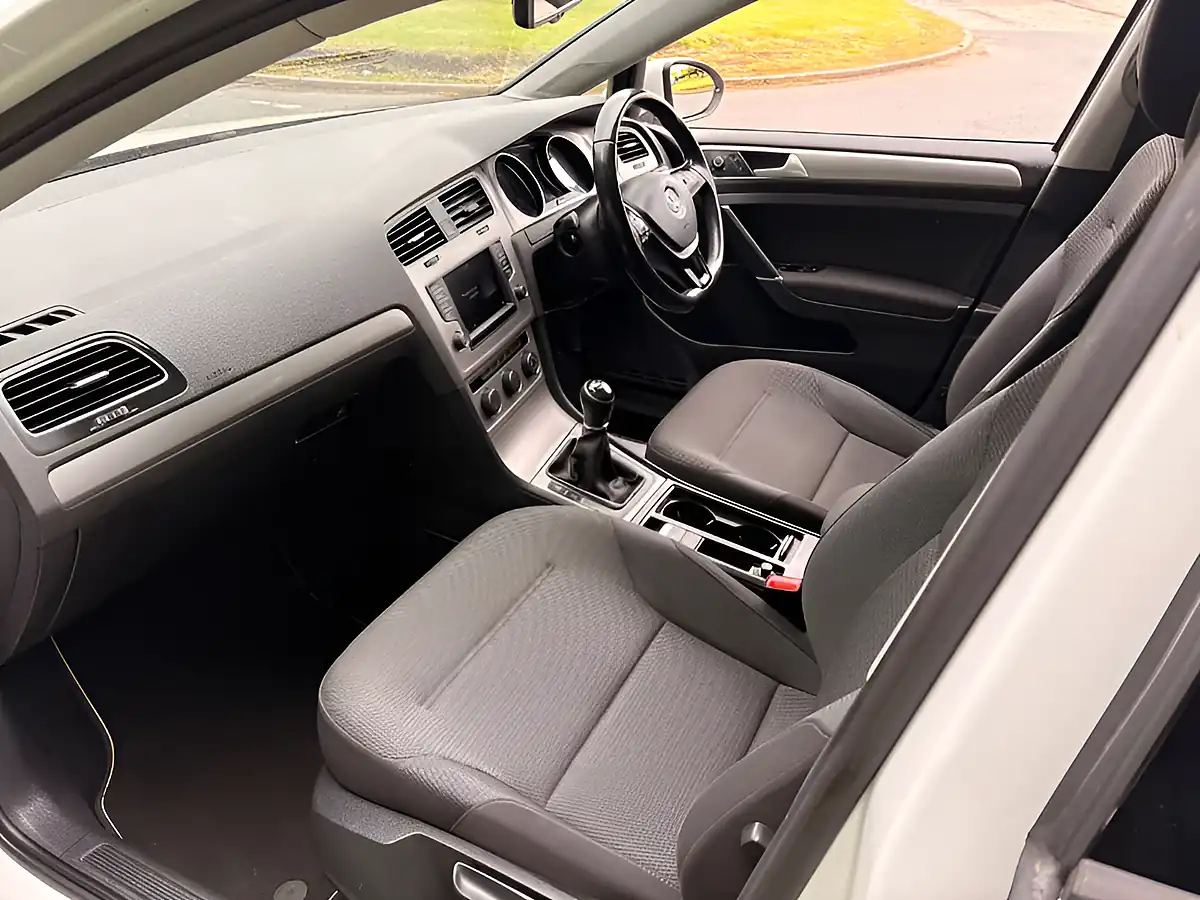 Used 2015 Volkswagen Golf Bluemotion Tech Match White - Interior and Exterior details 13