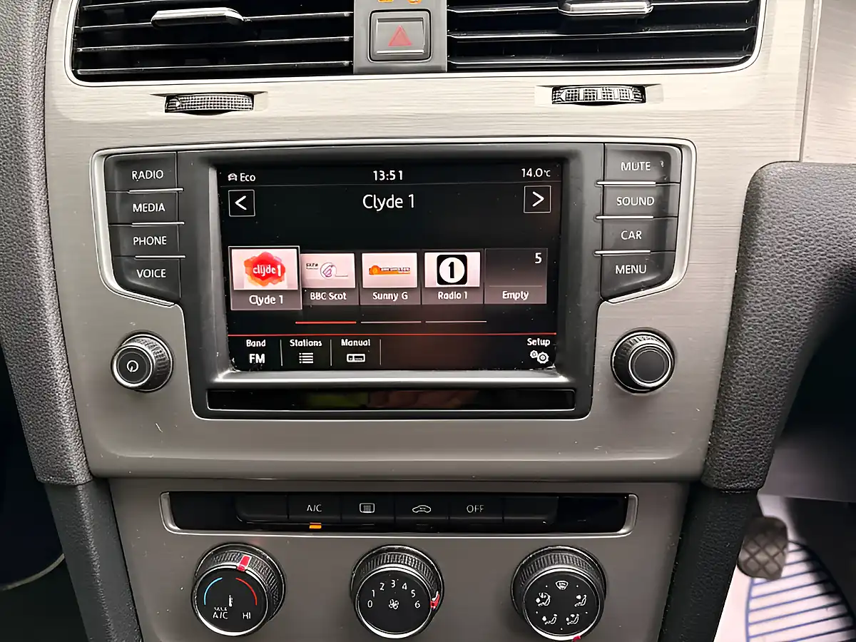 Used 2015 Volkswagen Golf Bluemotion Tech Match White - Interior and Exterior details 16