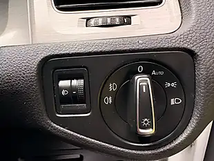 Used 2015 Volkswagen Golf Bluemotion Tech Match White - Interior and Exterior details 17