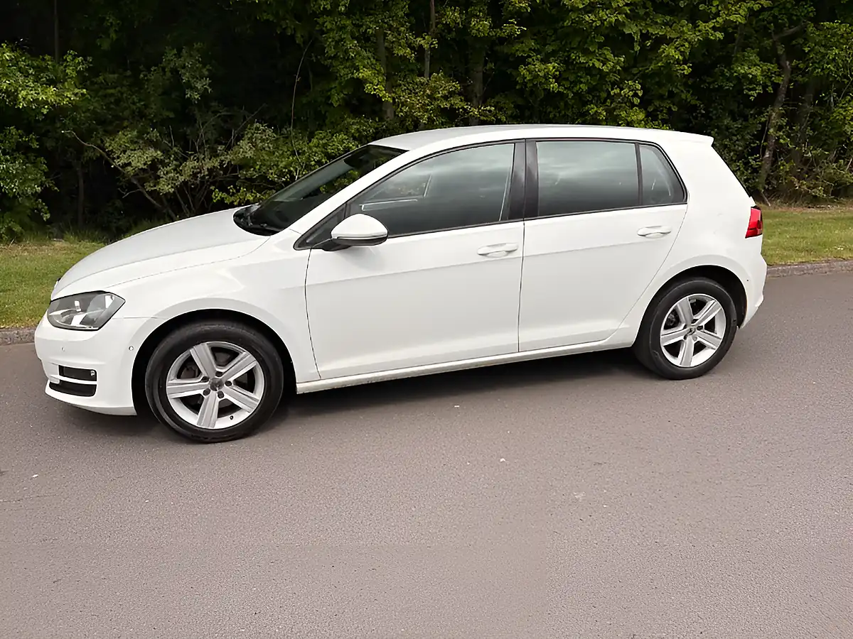 Used 2015 Volkswagen Golf Bluemotion Tech Match White - Interior and Exterior details 3