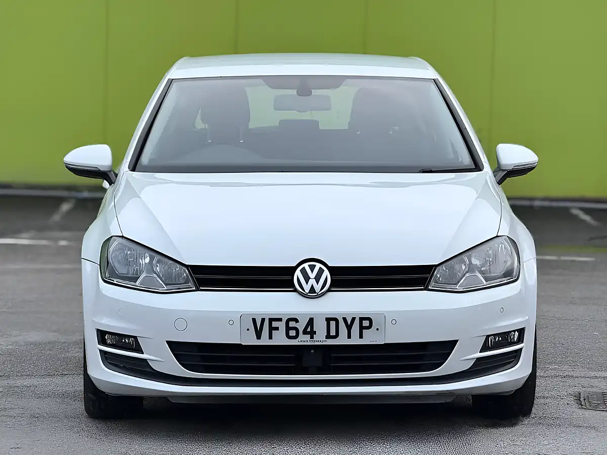 Used 2015 Volkswagen Golf Bluemotion Tech Match White - Interior and Exterior details 5