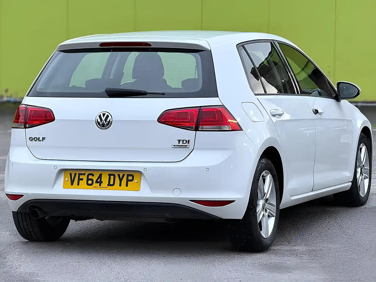 Used 2015 Volkswagen Golf Bluemotion Tech Match White - Interior and Exterior details 6