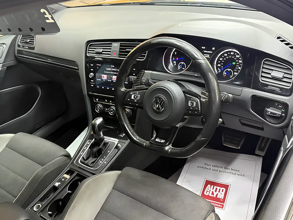 Used 2015 Volkswagen Golf Bluemotion Tech R Black - Interior and Exterior details 18