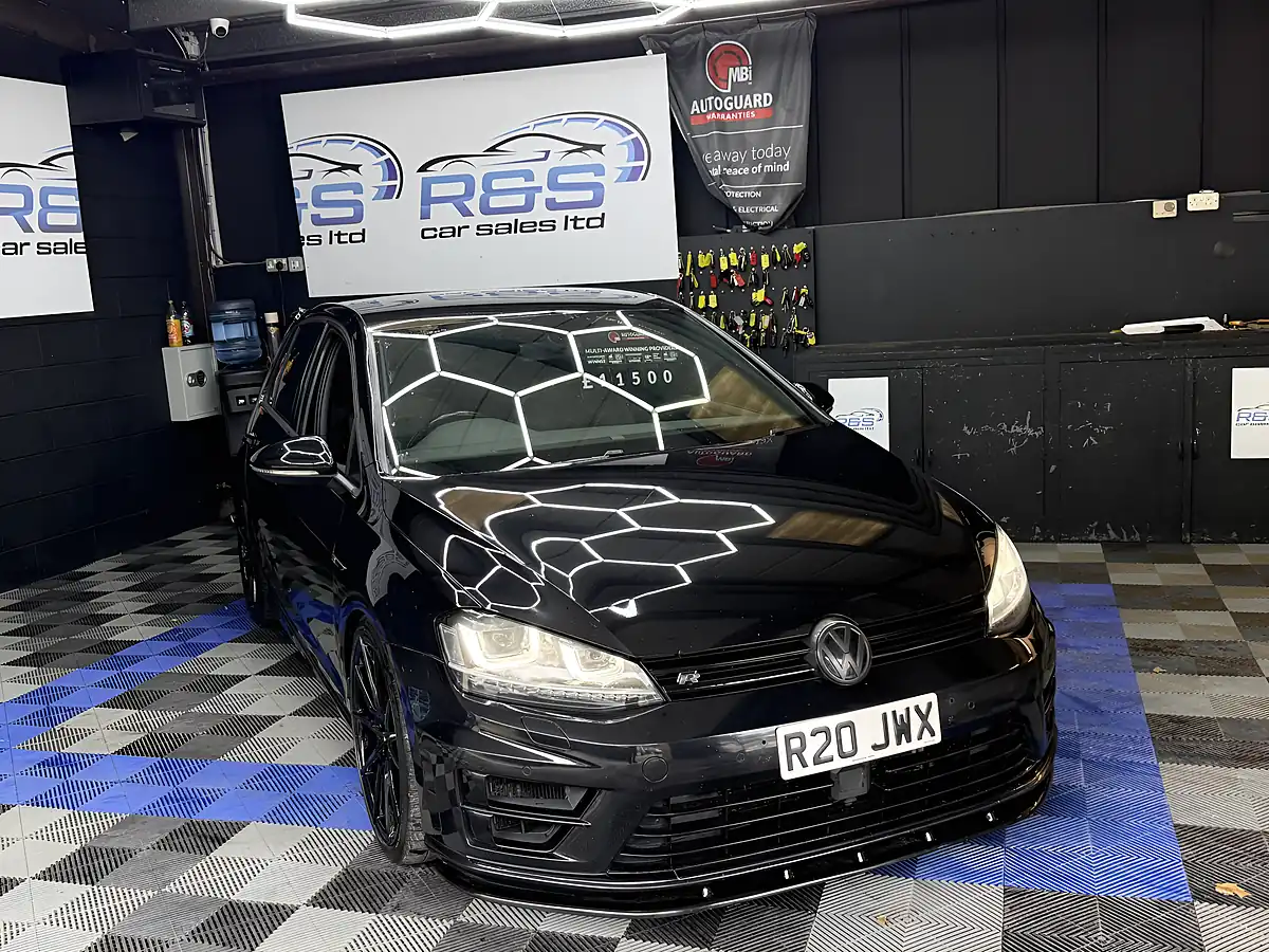 Used 2015 Volkswagen Golf Bluemotion Tech R Black - Interior and Exterior details 7