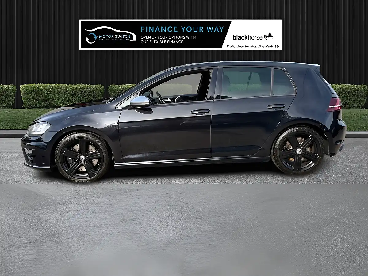 Used 2015 Volkswagen Golf Bluemotion Tech R Black - Interior and Exterior details 11