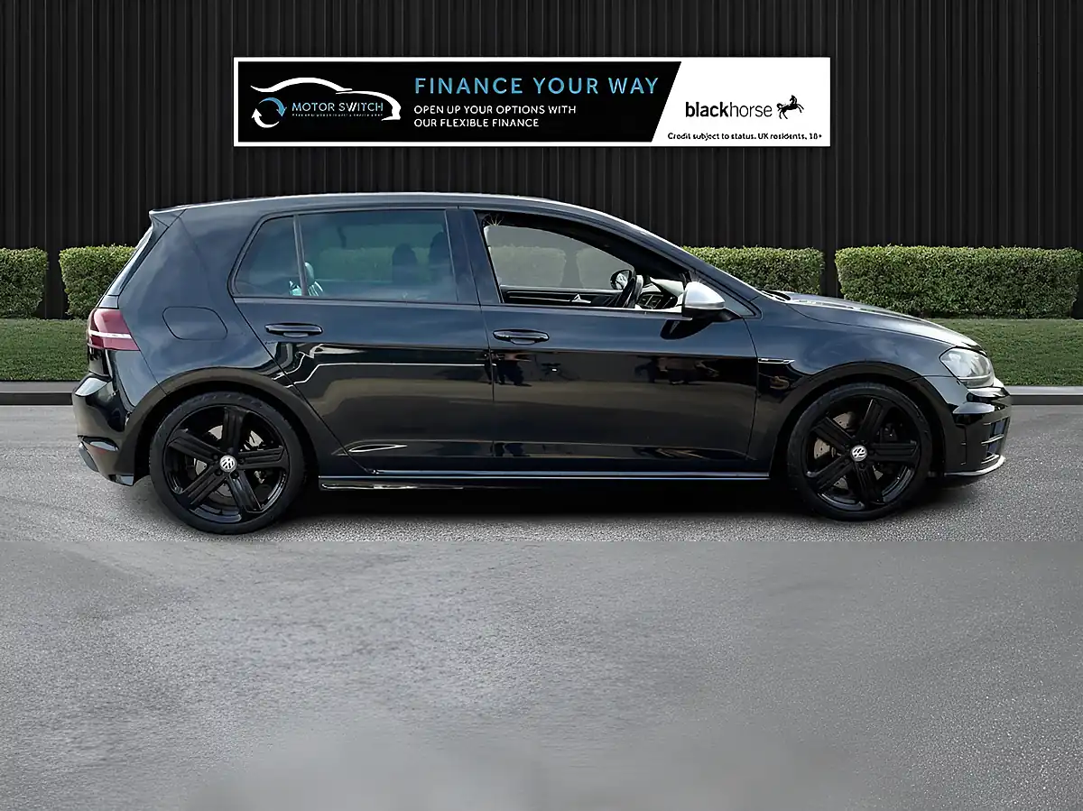 Used 2015 Volkswagen Golf Bluemotion Tech R Black - Interior and Exterior details 4
