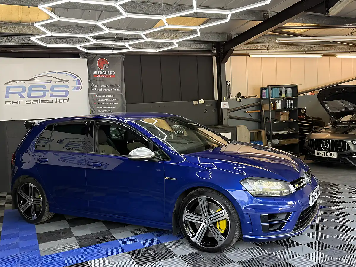 Used 2015 Volkswagen Golf Bluemotion Tech R Blue - Interior and Exterior details 10