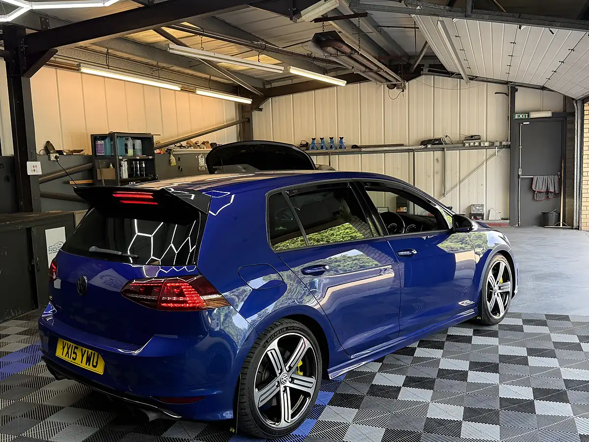 Used 2015 Volkswagen Golf Bluemotion Tech R Blue - Interior and Exterior details 2