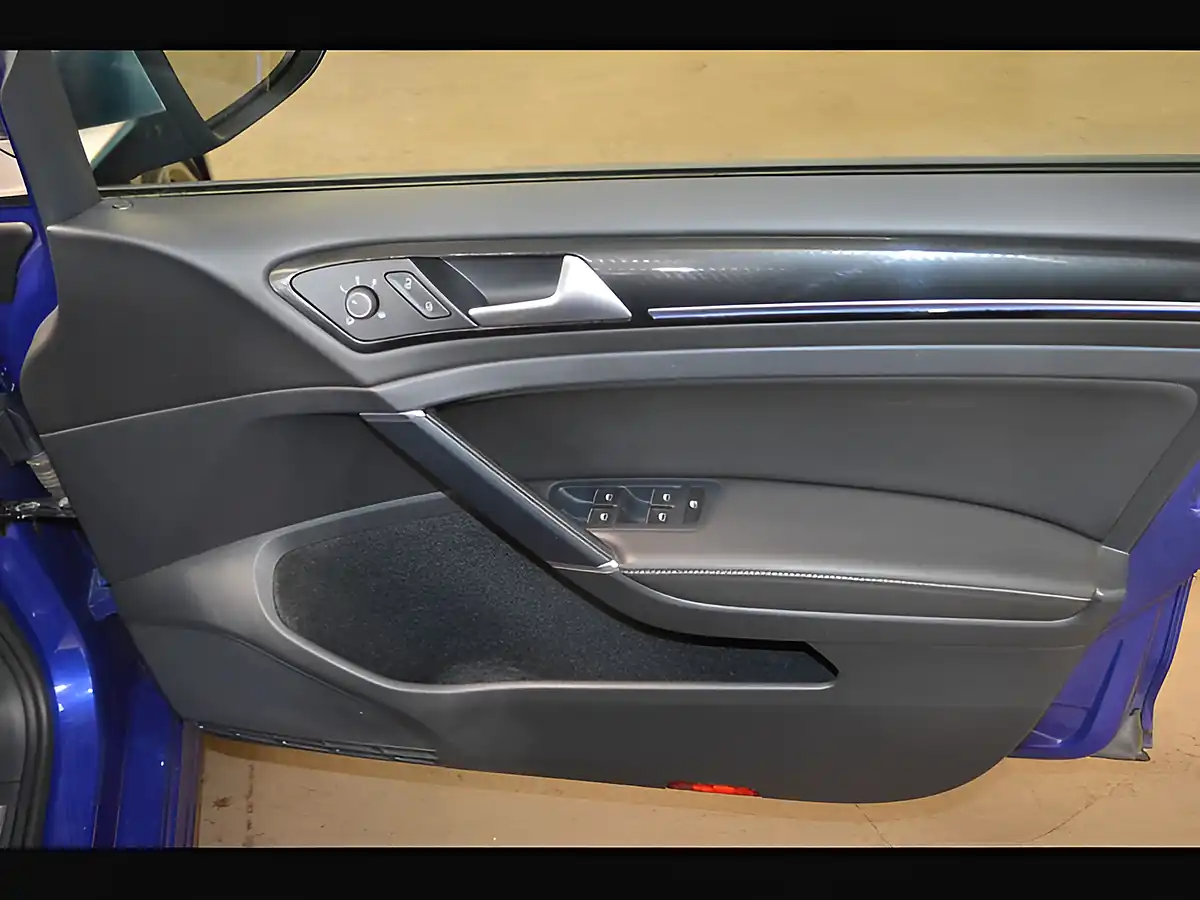 Used 2015 Volkswagen Golf Bluemotion Tech R Lapis Blue - Interior and Exterior details 13