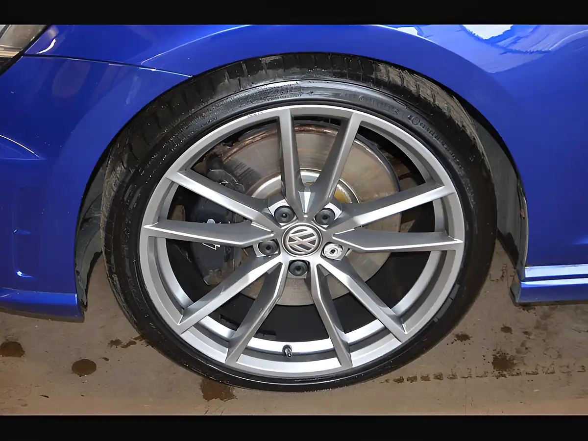 Used 2015 Volkswagen Golf Bluemotion Tech R Lapis Blue - Interior and Exterior details 20