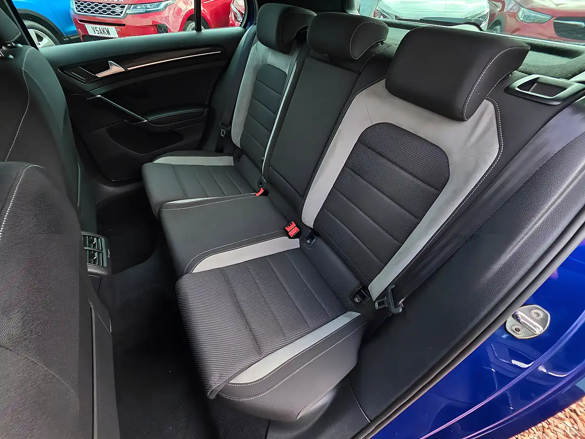 Used 2015 Volkswagen Golf Bluemotion Tech R Lapiz Blue Metallic - Interior and Exterior details 12