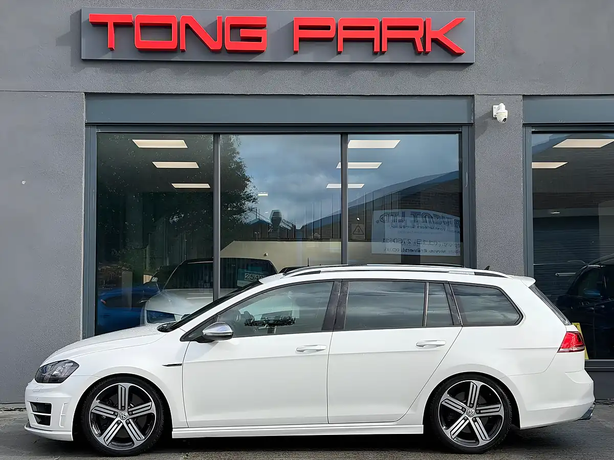 Used 2015 Volkswagen Golf Bluemotion Tech R White - Interior and Exterior details 10