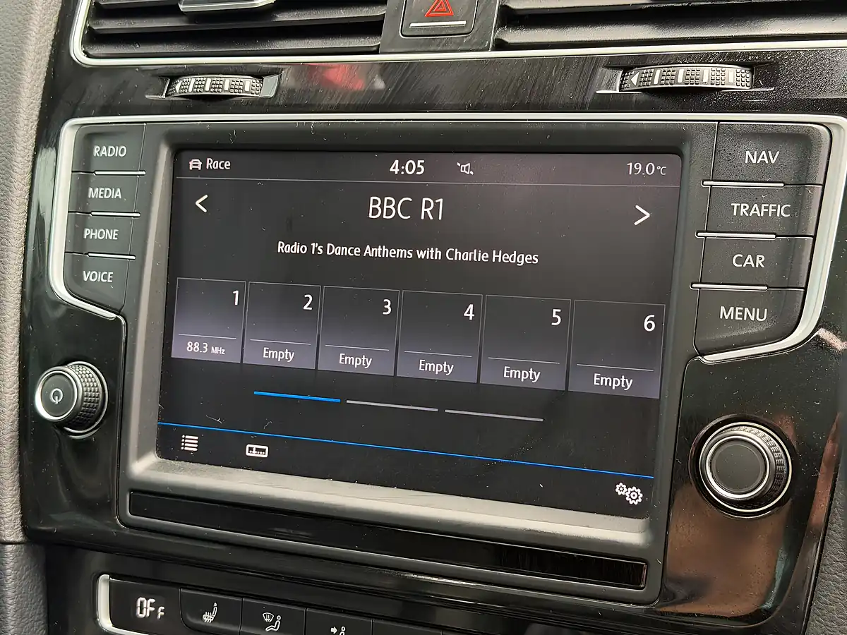 Used 2015 Volkswagen Golf Bluemotion Tech R White - Interior and Exterior details 14