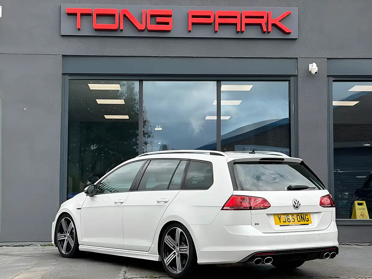Used 2015 Volkswagen Golf Bluemotion Tech R White - Interior and Exterior details 5