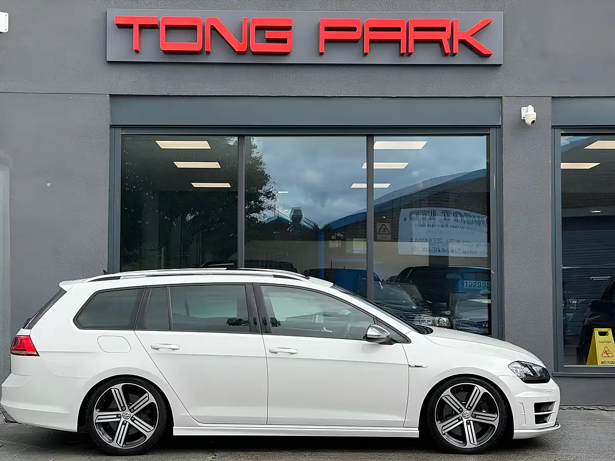 Used 2015 Volkswagen Golf Bluemotion Tech R White - Interior and Exterior details 7
