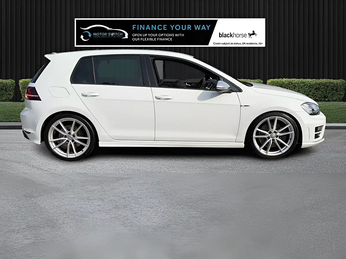 Used 2015 Volkswagen Golf Bluemotion Tech R White - Interior and Exterior details 10