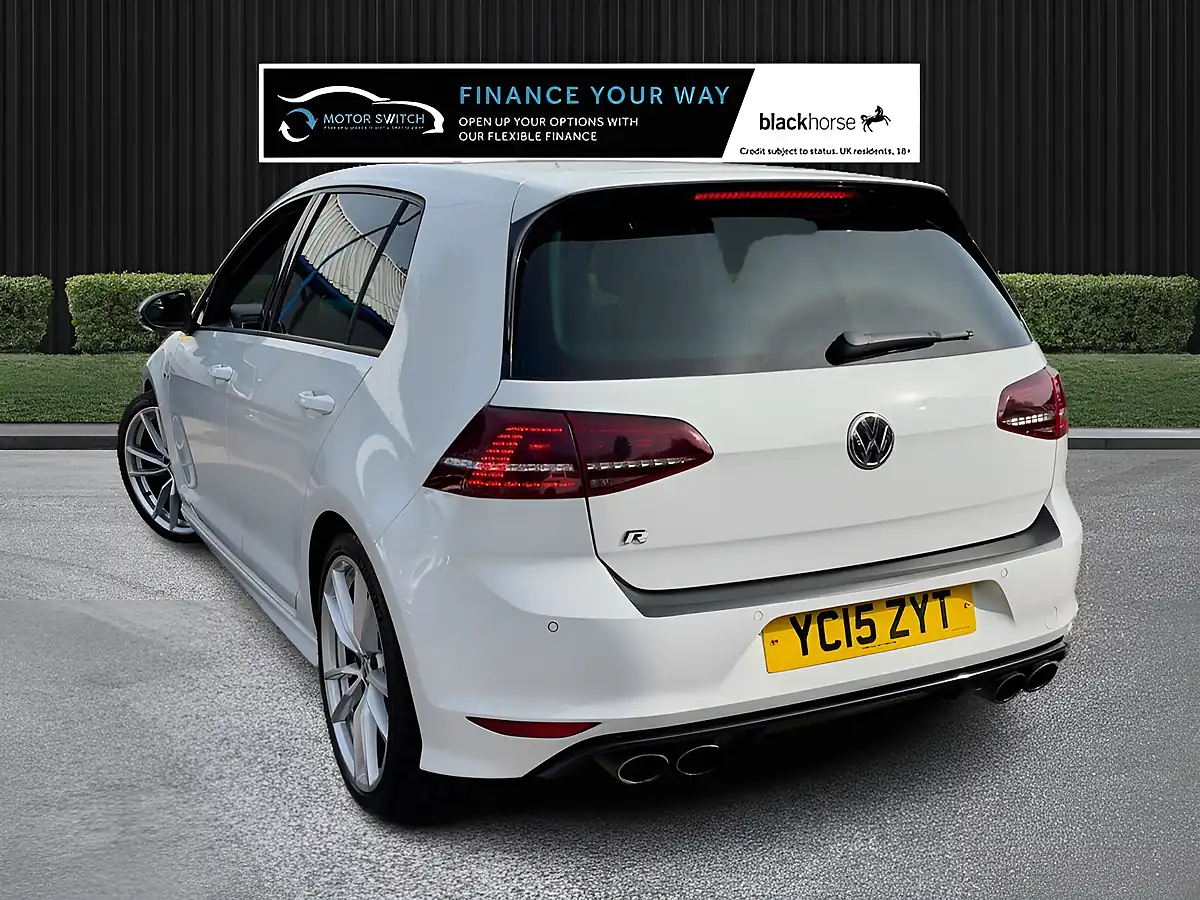 Used 2015 Volkswagen Golf Bluemotion Tech R White - Interior and Exterior details 11