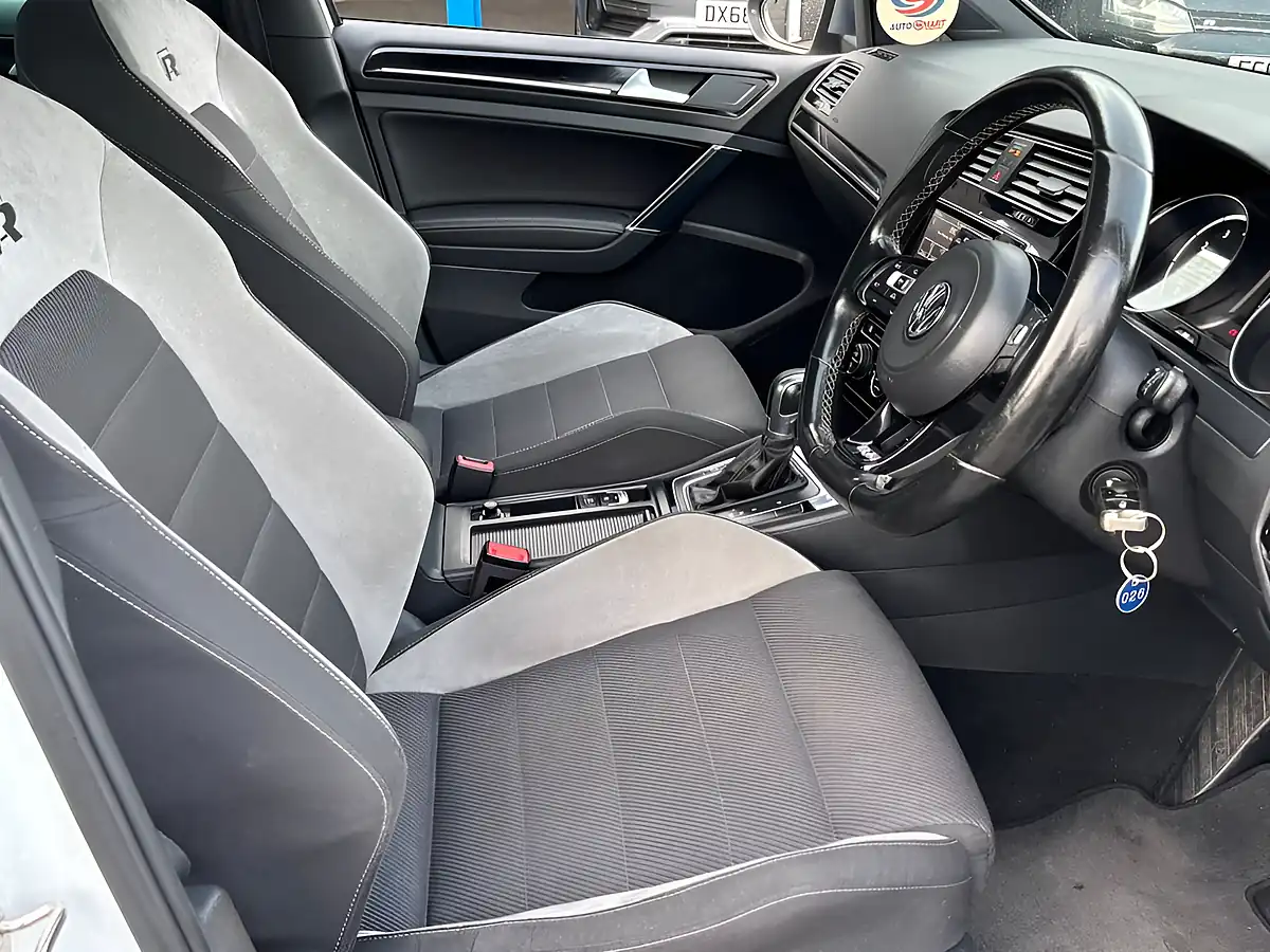 Used 2015 Volkswagen Golf Bluemotion Tech R White - Interior and Exterior details 15