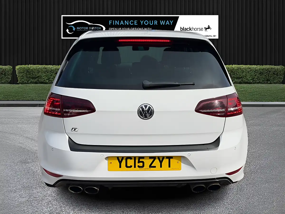 Used 2015 Volkswagen Golf Bluemotion Tech R White - Interior and Exterior details 9