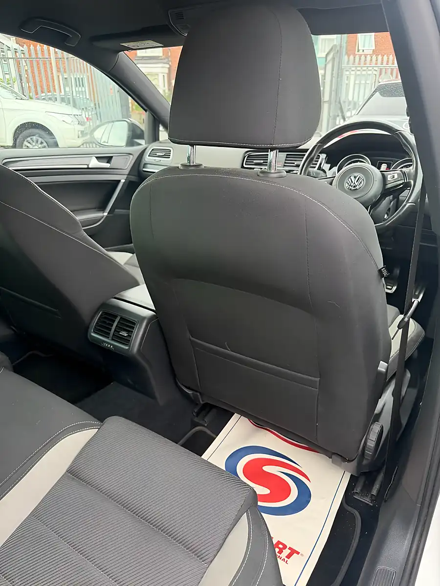 Used 2015 Volkswagen Golf Bluemotion Tech R White - Interior and Exterior details 12