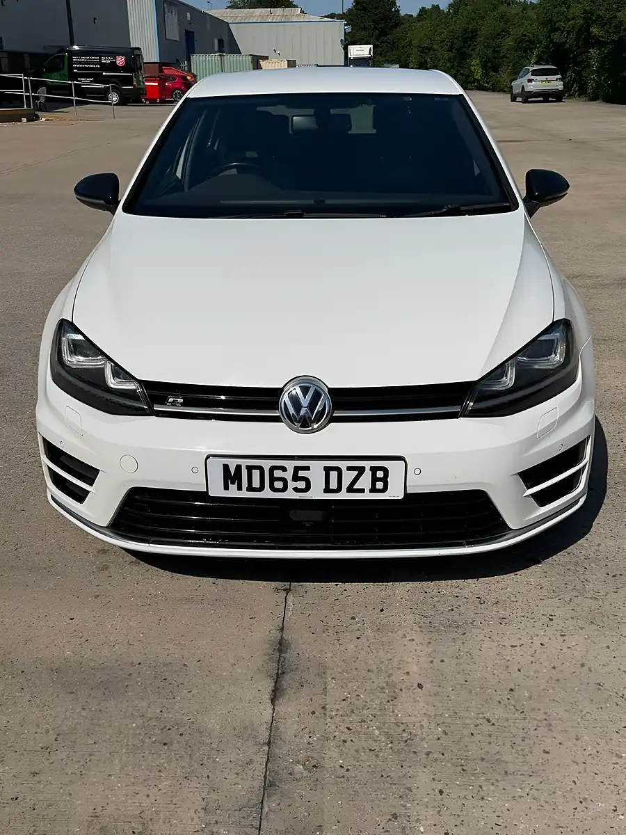 Used 2015 Volkswagen Golf Bluemotion Tech R White - Interior and Exterior details 7